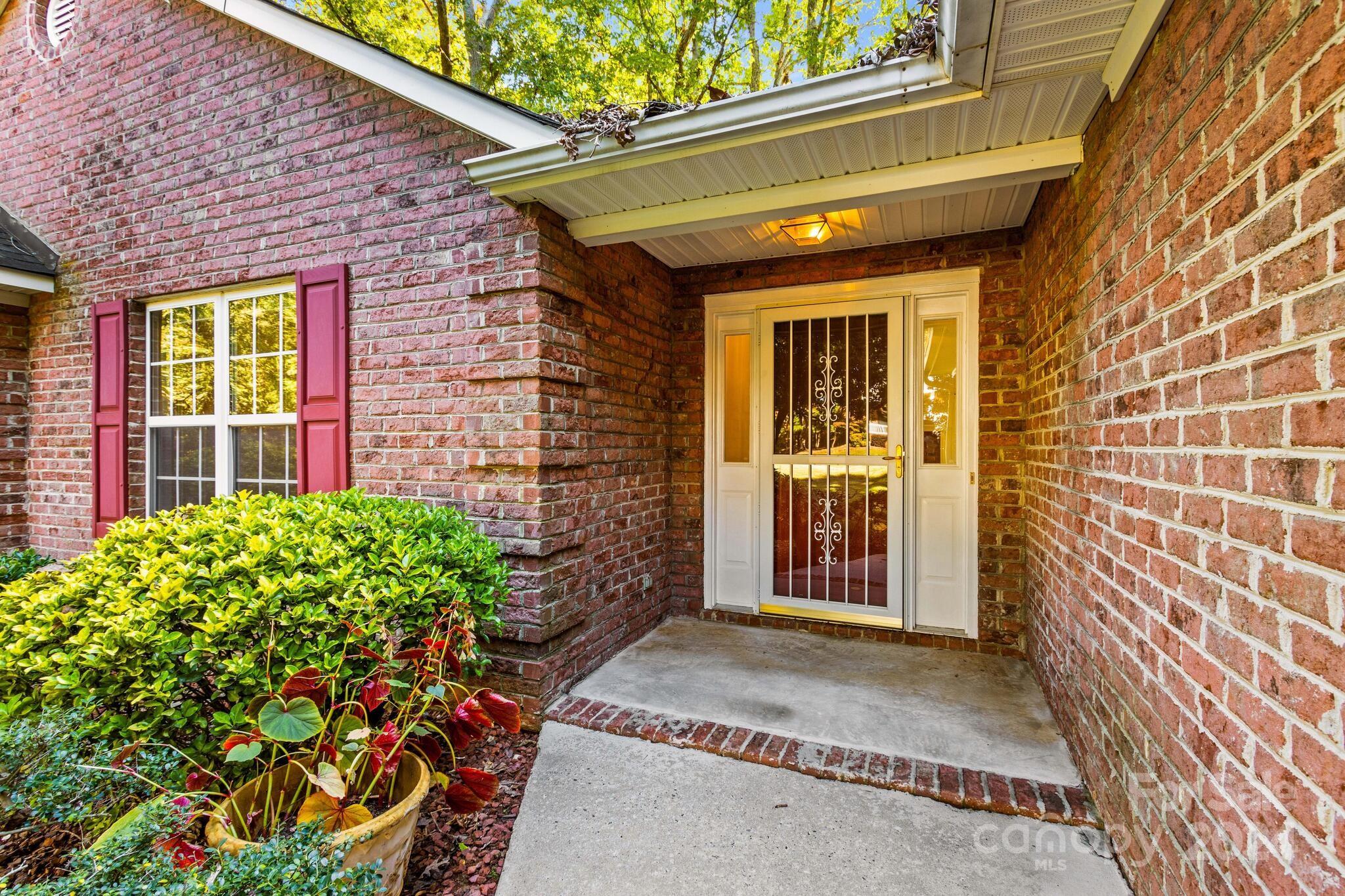 Property image 4 of 708 Wildwood Drive in Corbin Hills, Salisbury, NC 28146