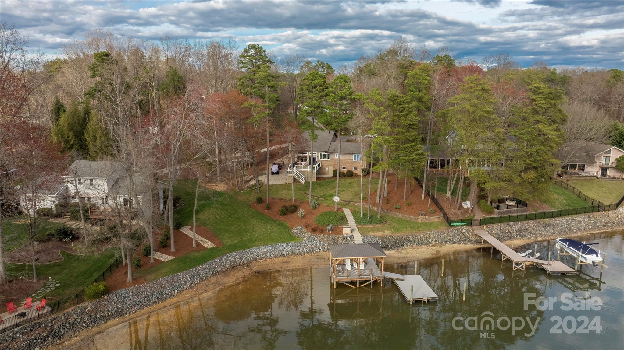 Property image 3 of 21525 Sandy Cove Road in Rockridge Shores, Cornelius, NC 28031