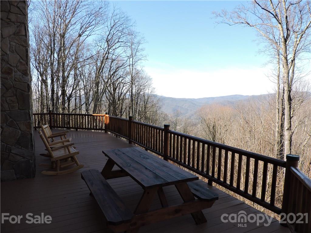 Property image 4 of 936 Amber Drive in Amber Ranches, Bakersville, NC 28705