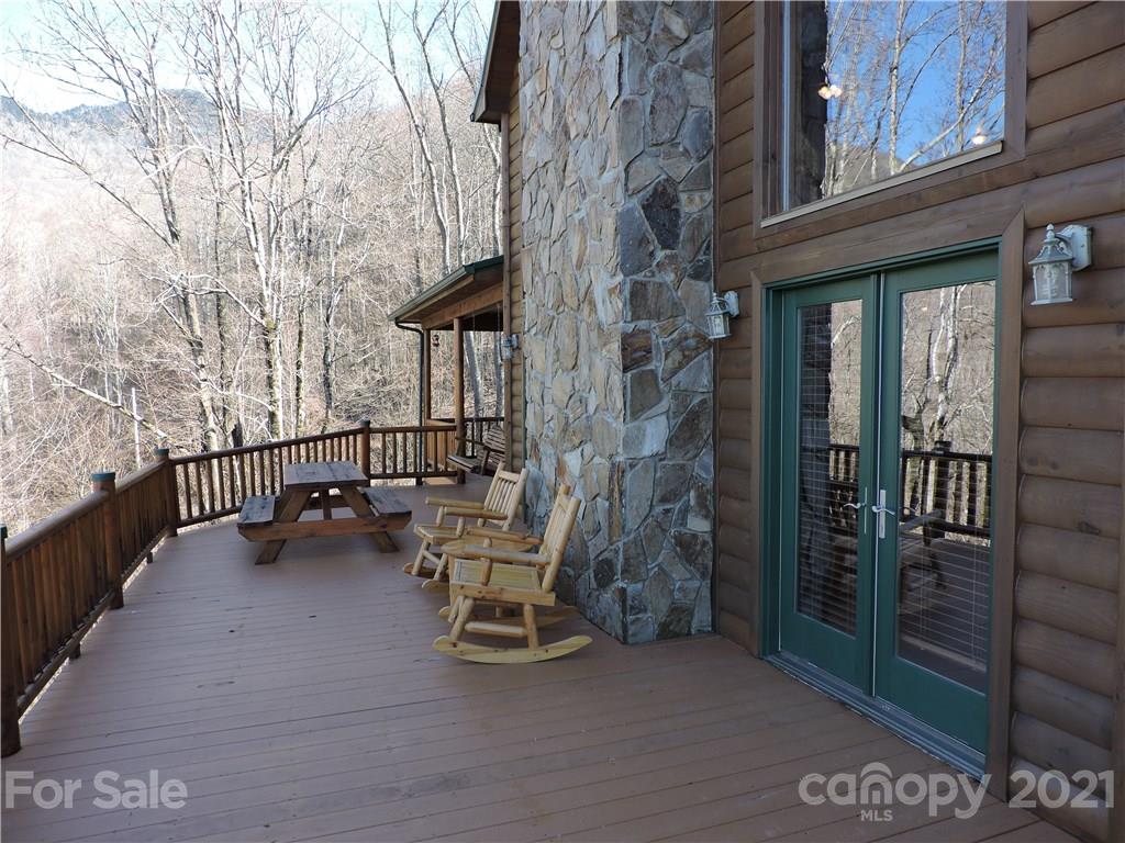 Property image 5 of 936 Amber Drive in Amber Ranches, Bakersville, NC 28705