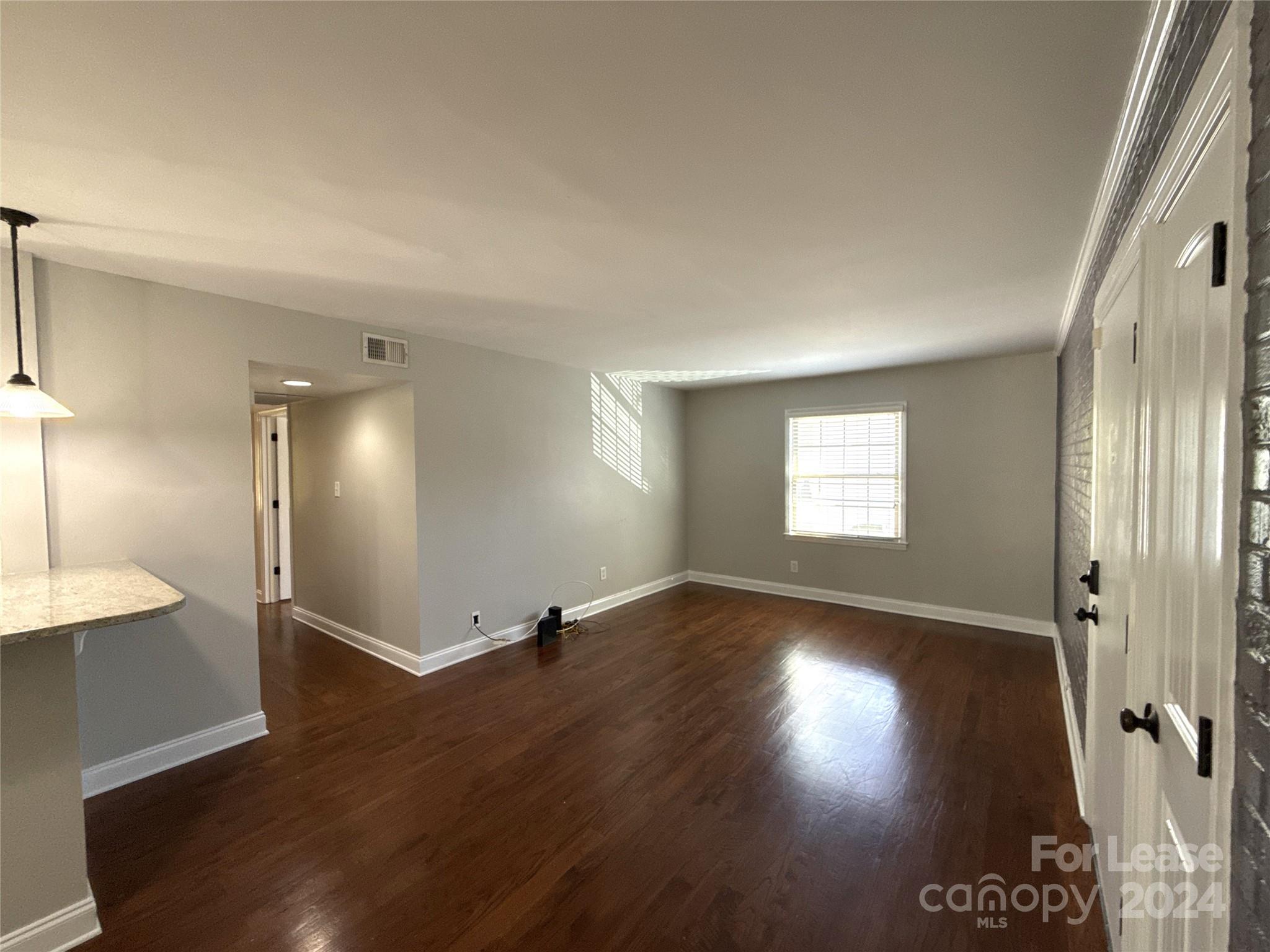 Property image 3 of 4919 Park Road in Selwyn Commons, Charlotte, NC 28209