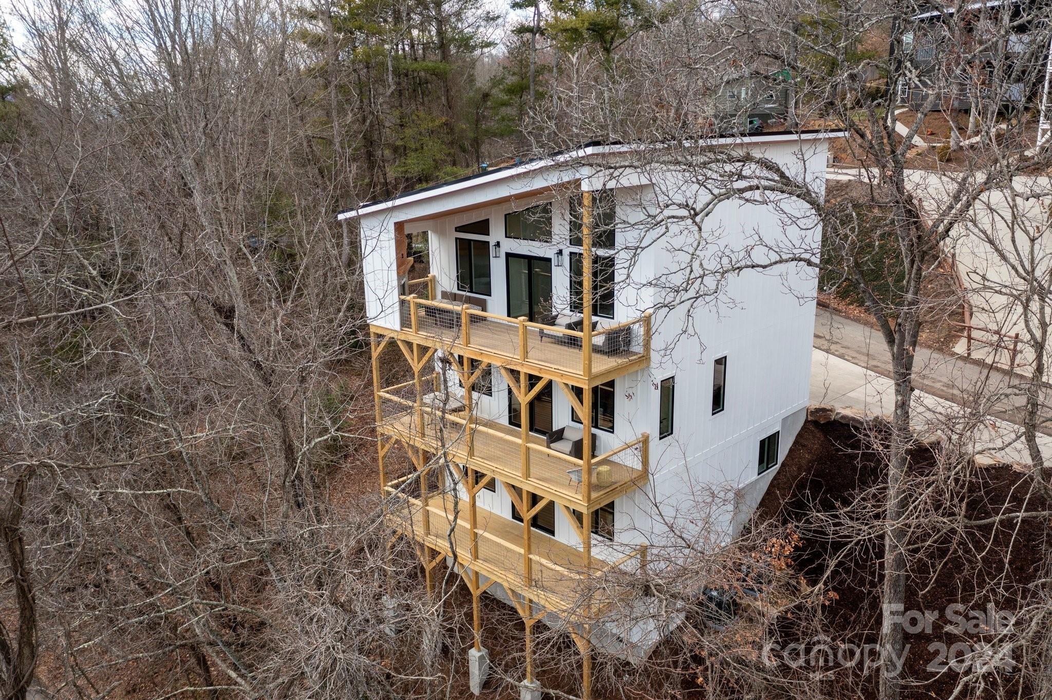 Property image 2 of 207 Pine Hill Drive in Grovemont, Swannanoa, NC 28778