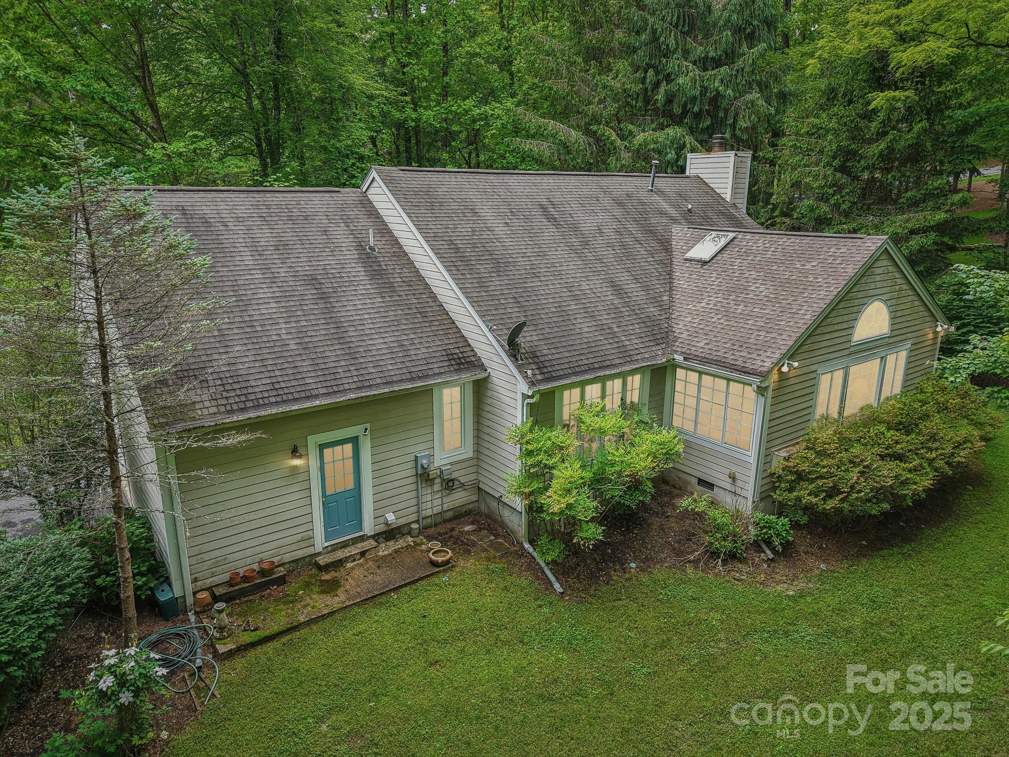 Property image 3 of 107 Camellia Way in Timber Creek, Hendersonville, NC 28739