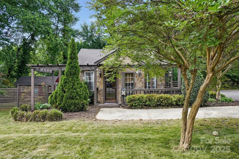 4235 Howie Circle