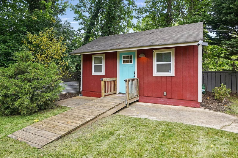 Property image 2 at 4235 Howie Circle, Charlotte, NC 28205