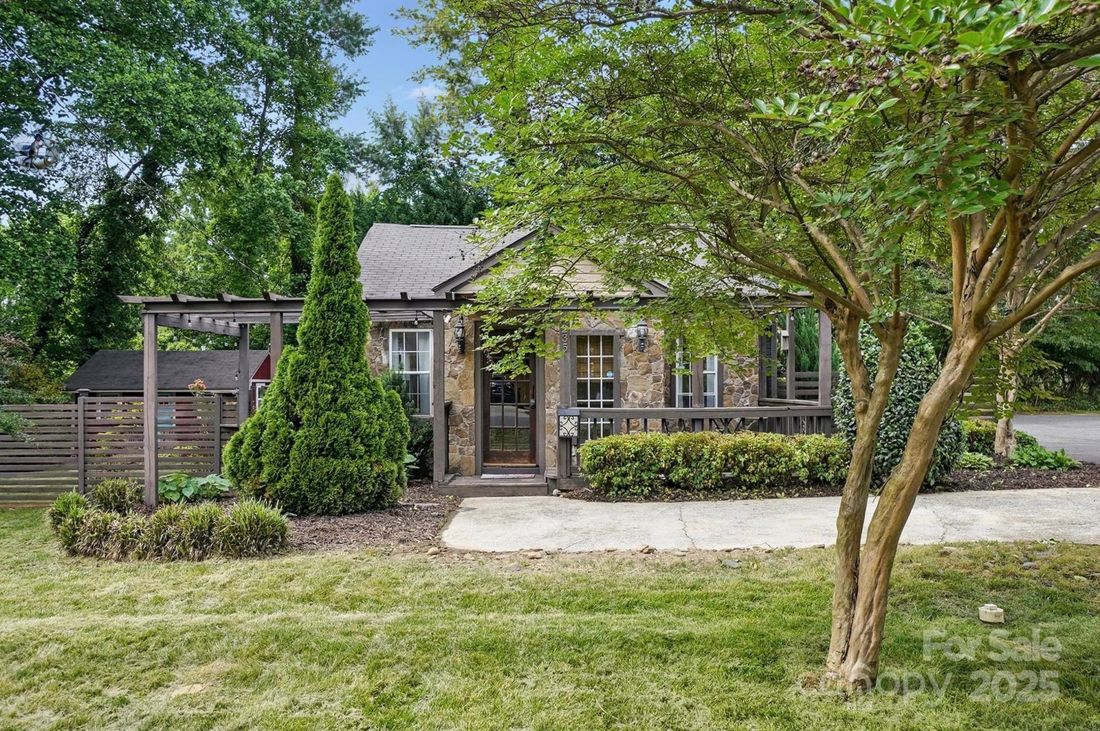 Property image 1 at 4235 Howie Circle, Charlotte, NC 28205