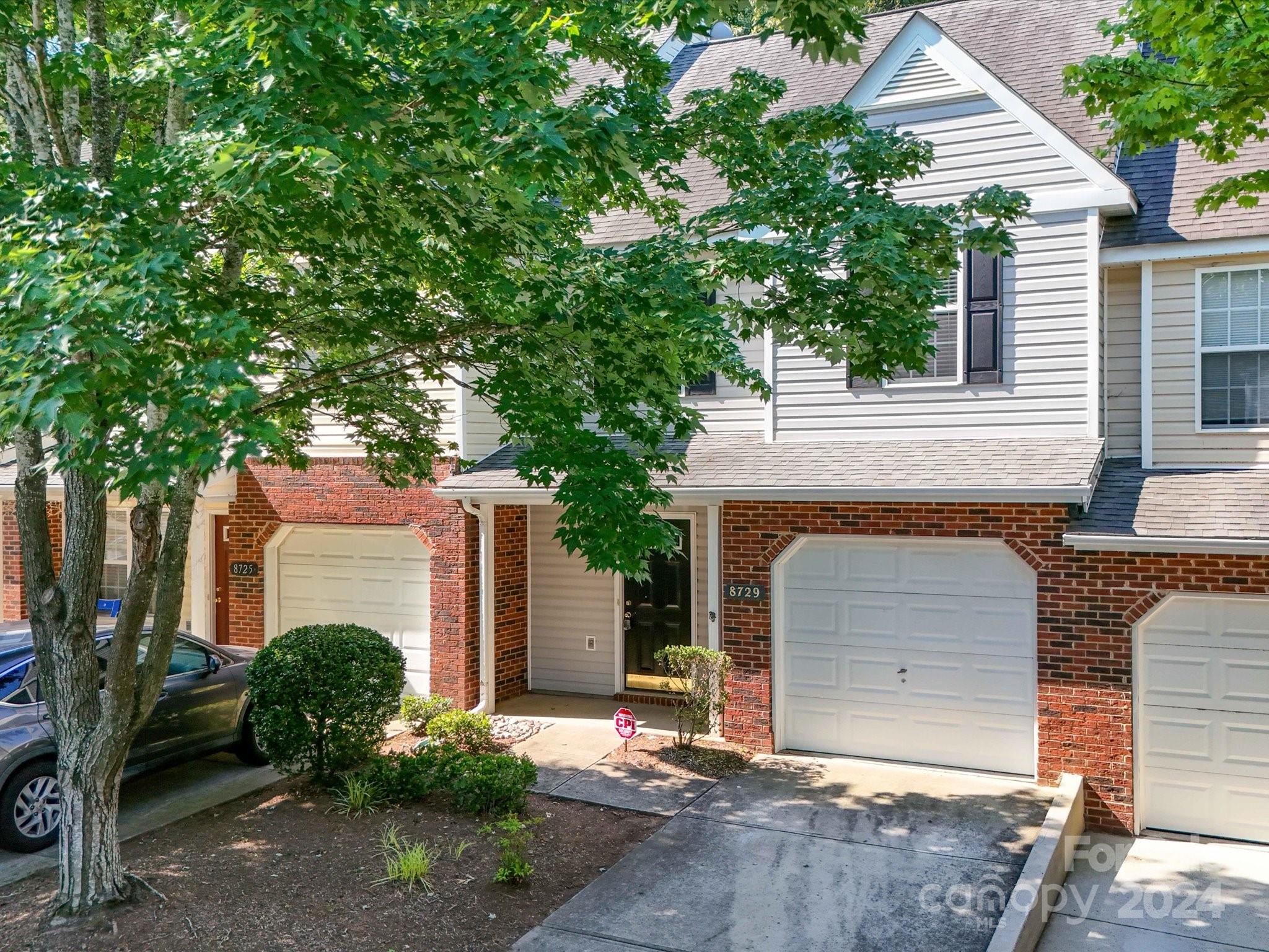Property image 3 of 8729 Robinson Forest Drive in Tyler Woods, Charlotte, NC 28277