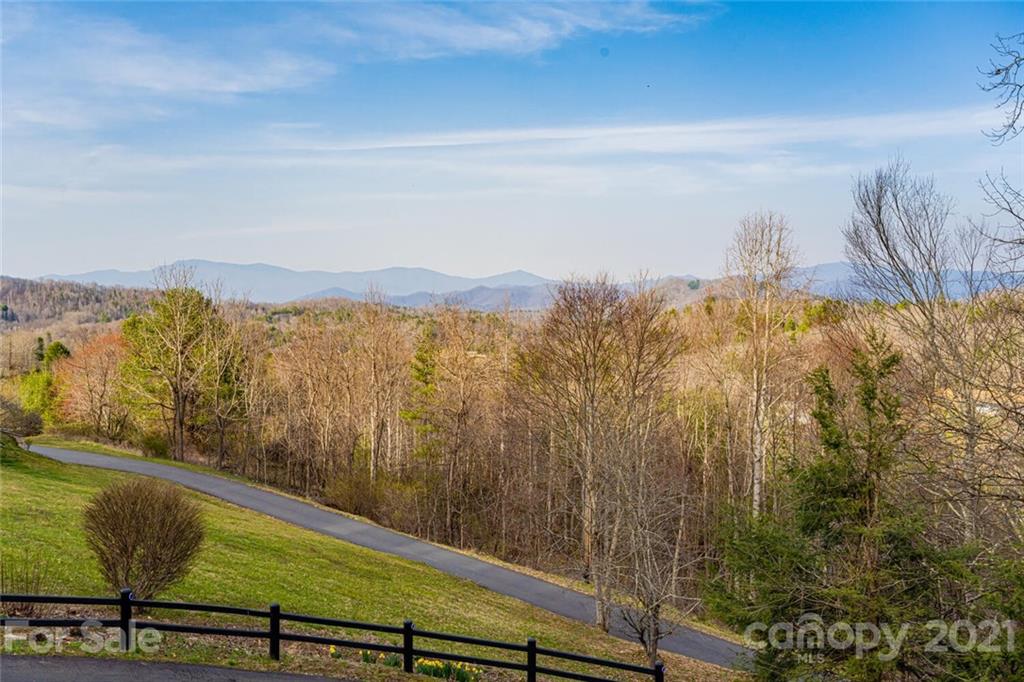 Property image 2 of 279 Parkview Drive in The Reserve, Burnsville, NC 28714