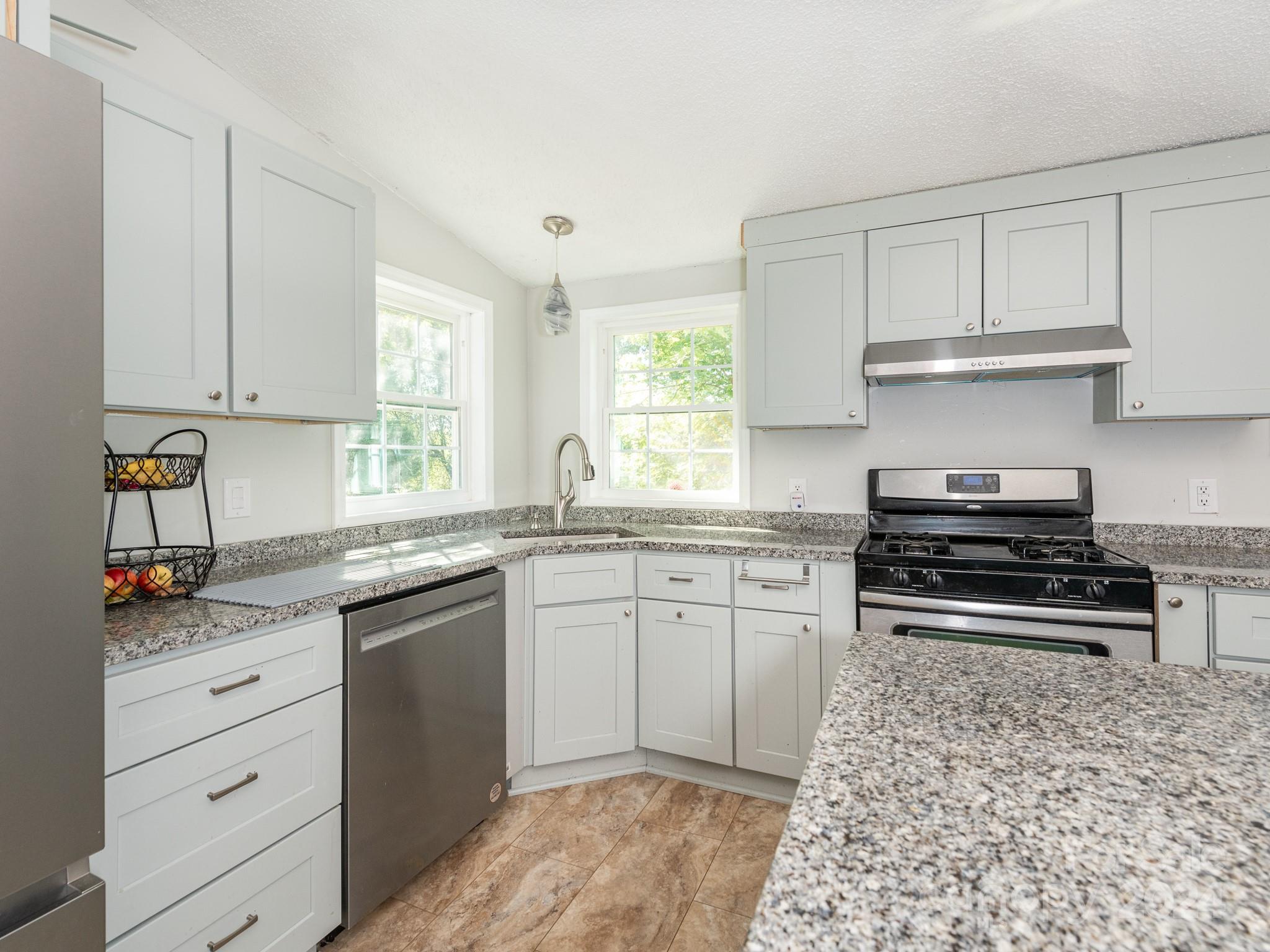 Property image 4 of 5215 Willow Run Drive in Hampton Meadows, Monroe, NC 28110