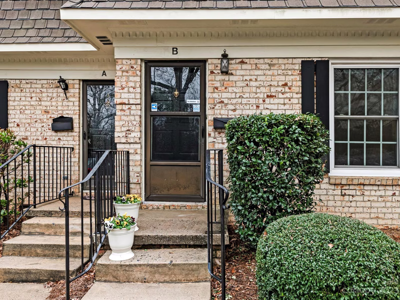 Property image 2 at 2227 Rexford Road, Charlotte, NC 28211