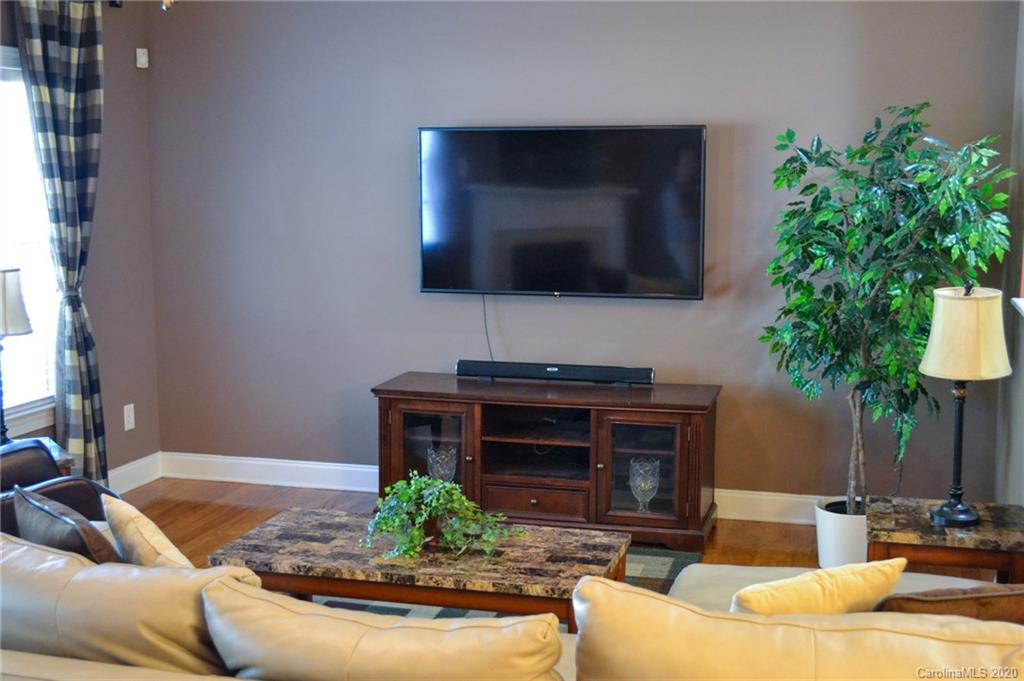 Property image 5 of 4748 Braxton Gate Lane in Braxton Gate Townhomes, Hickory, NC 28602