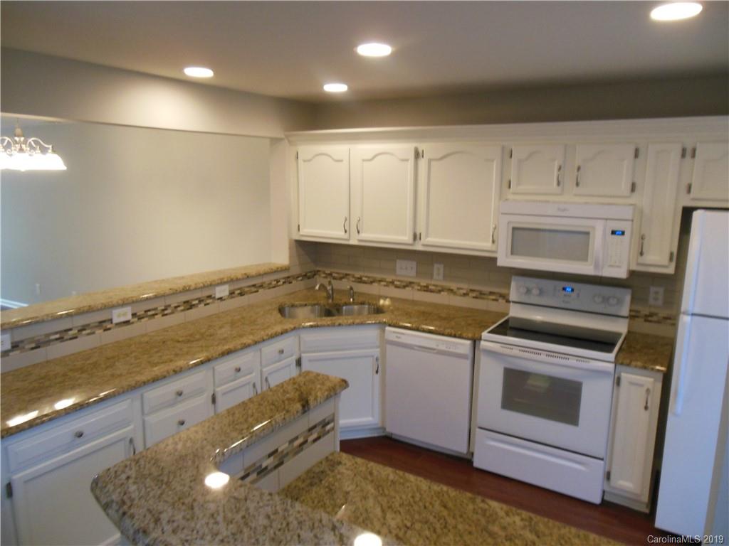 Property image 4 of 9027 Roseton Lane in Southgate, Charlotte, NC 28277