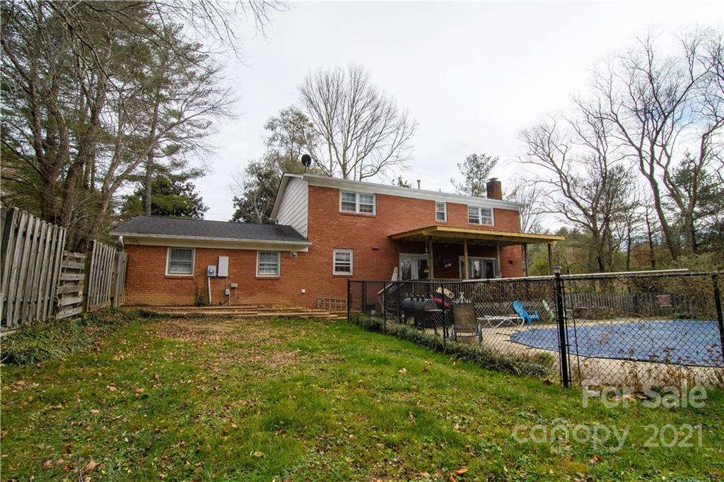 Property image 5 of 1103 N Rugby Road in Heatherwood, Hendersonville, NC 28791