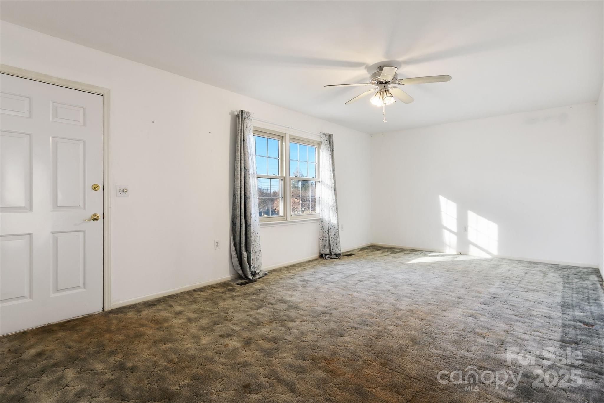 Property image 4 of 5584 Valley Field Road in Homestead, Hickory, NC 28602