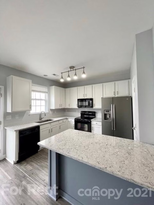 1032 Tabard Lane