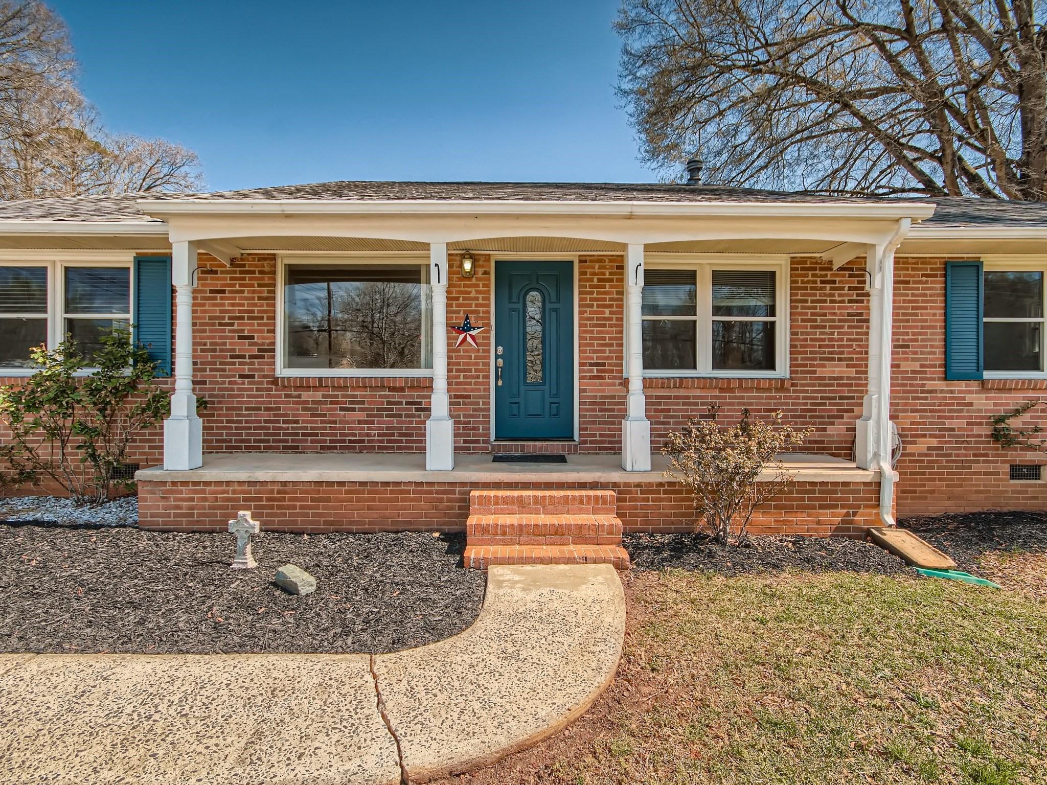 Property image 2 of 1510 Fern Forest Drive in Sherwood Forest, Gastonia, NC 28054