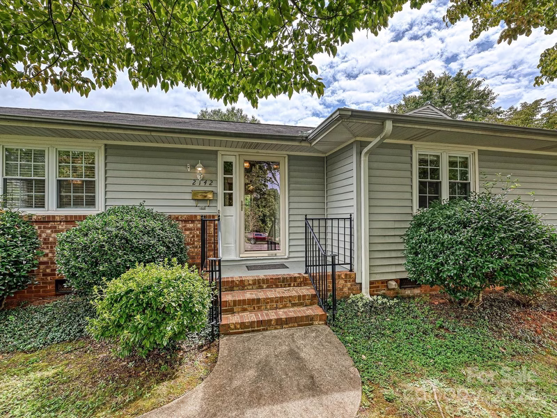 Property image 2 at 2142 Regent Court, Gastonia, NC 28054