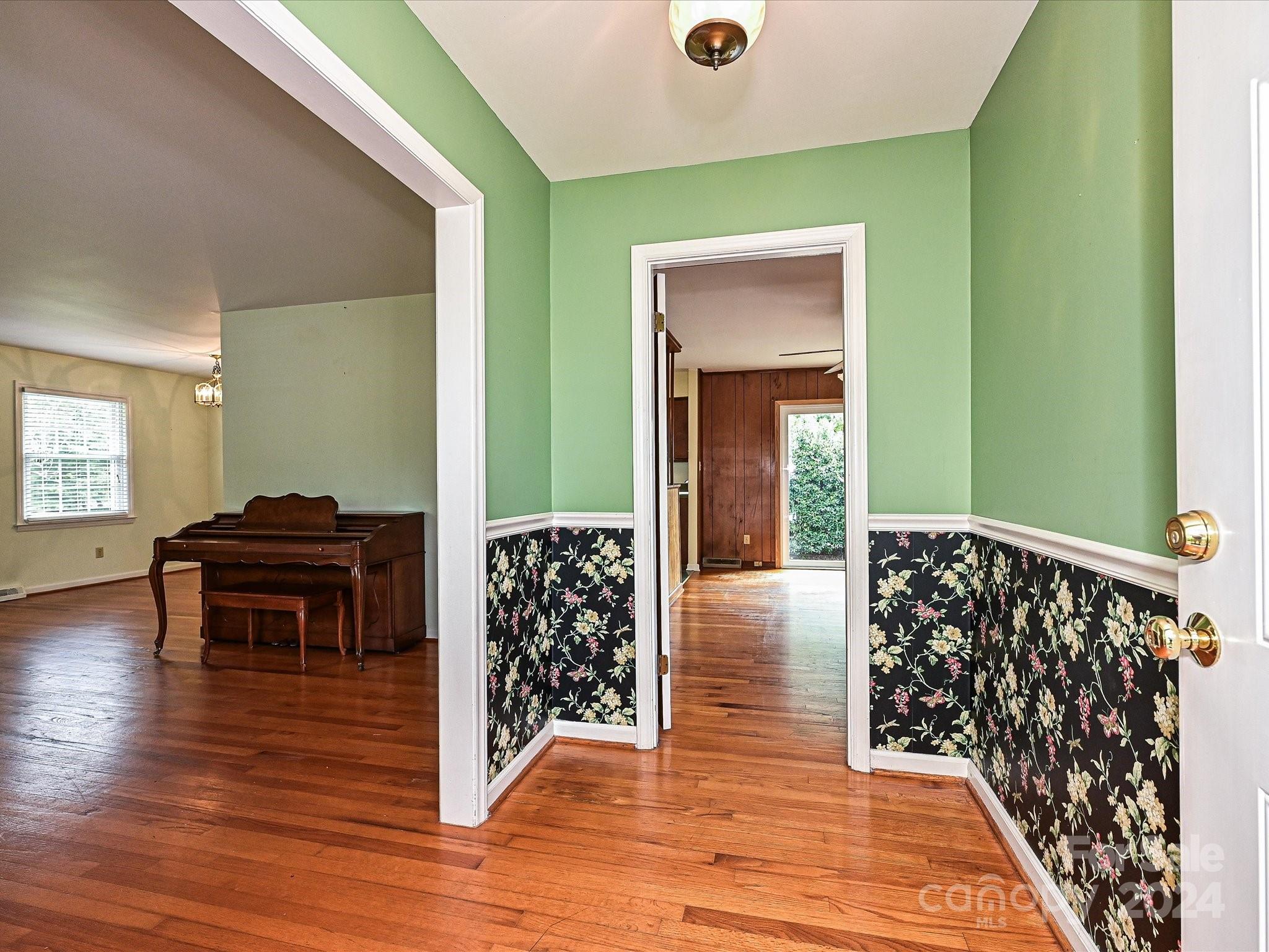 Property image 3 of 2142 Regent Court in Sedgefield, Gastonia, NC 28054