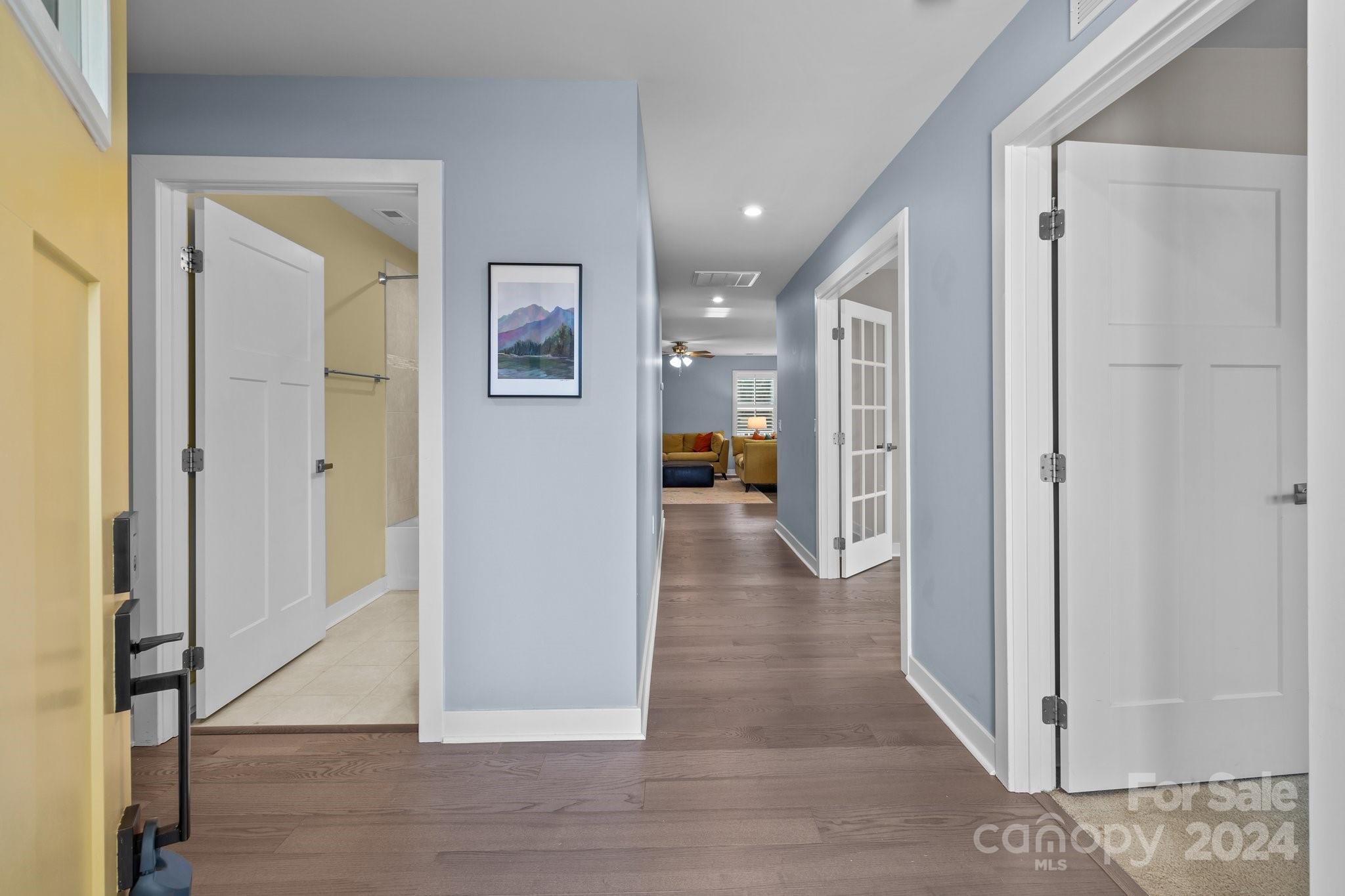 Property image 4 of 5541 Hughesdale Drive in Woodgrove, Charlotte, NC 28215