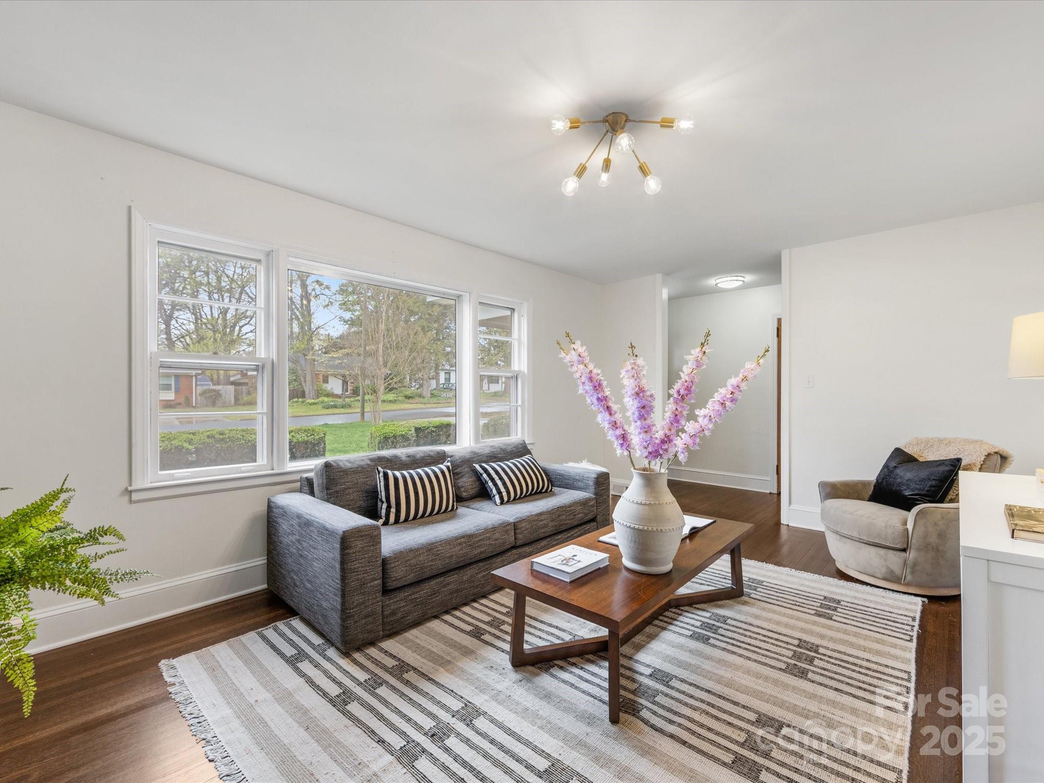 Property image 5 of 2908 Enfield Road in Markham Village, Charlotte, NC 28205