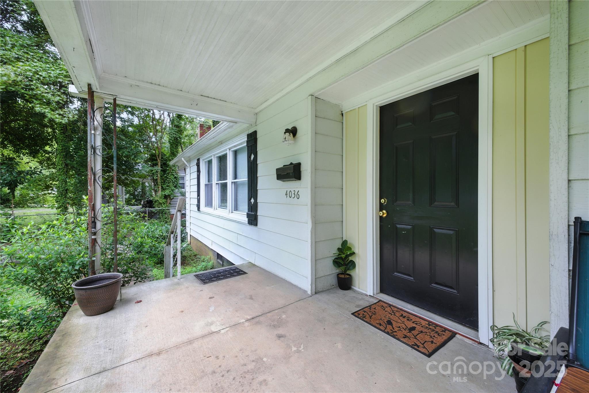Property image 4 of 4036 Dinglewood Avenue in Howie Acres, Charlotte, NC 28205