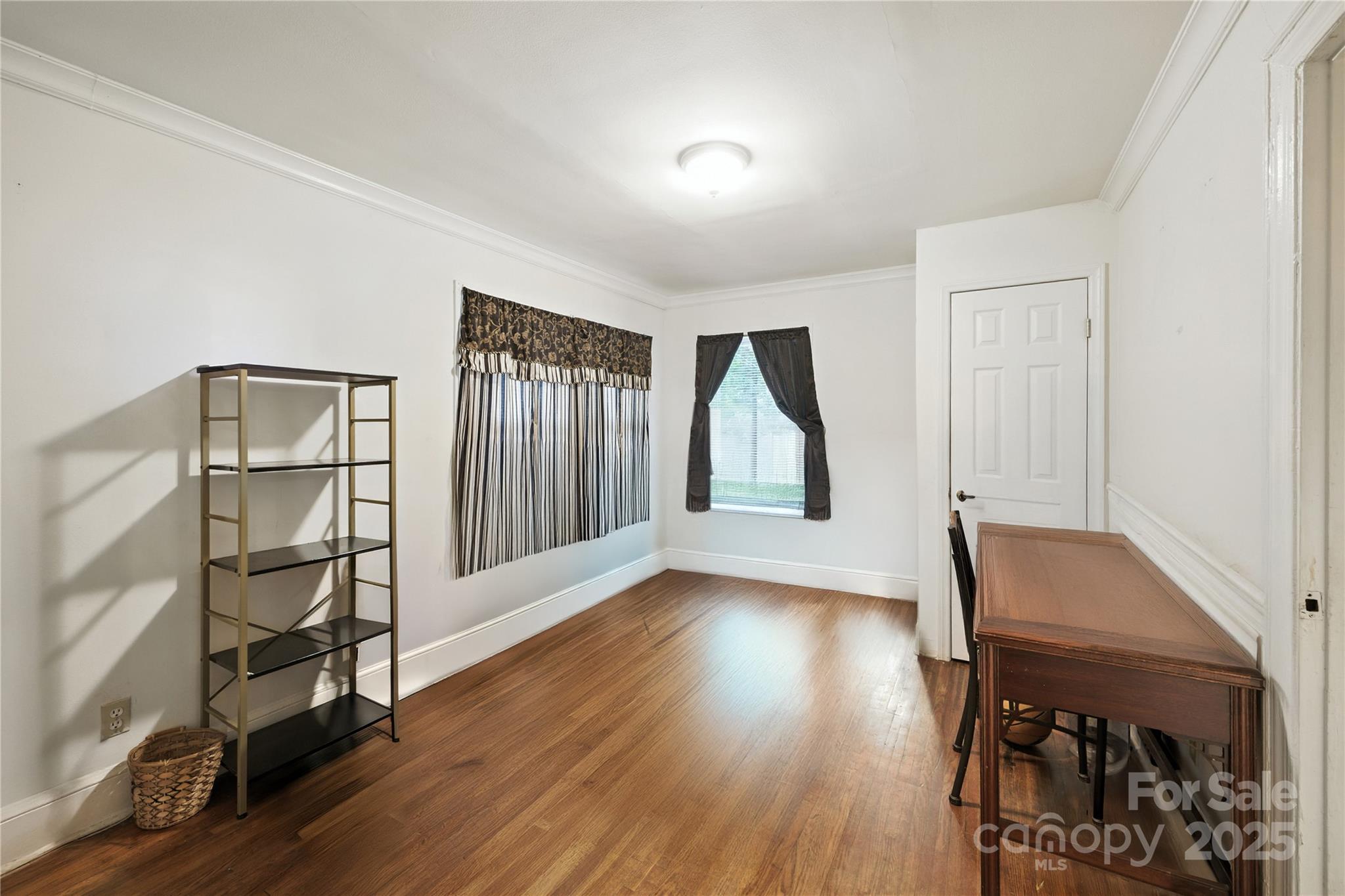 Property image 5 of 4036 Dinglewood Avenue in Howie Acres, Charlotte, NC 28205