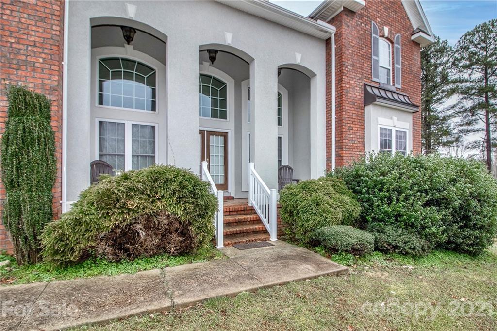 Property image 3 of 1021 Paragon Court in Mayfield Meadows, Conover, NC 28613