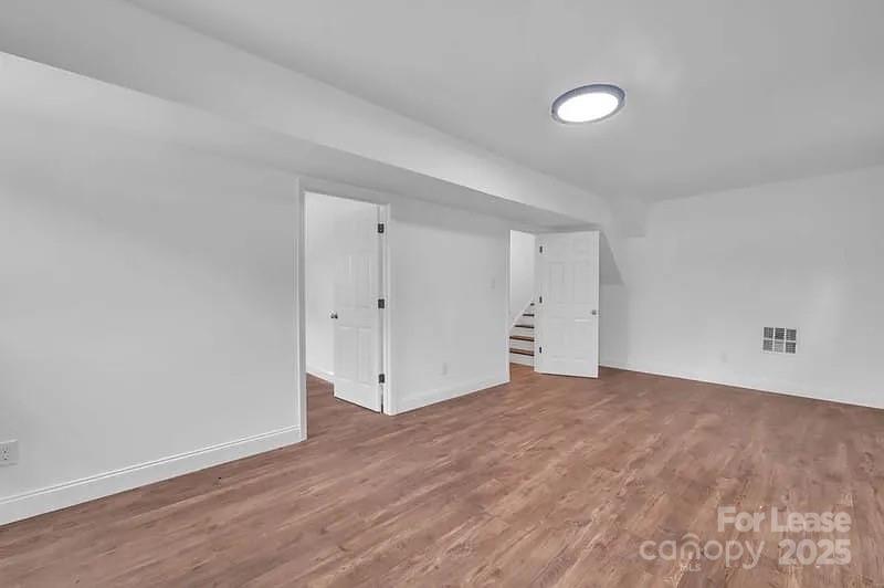 Property image 5 of 1001 Archdale Drive in MONTCLAIRE, Charlotte, NC 28217