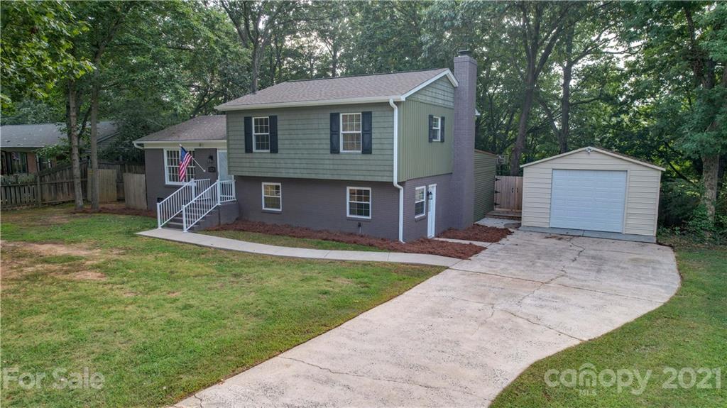 Property image 2 of 729 Forestbrook Drive in Forest Brook, Gastonia, NC 28056