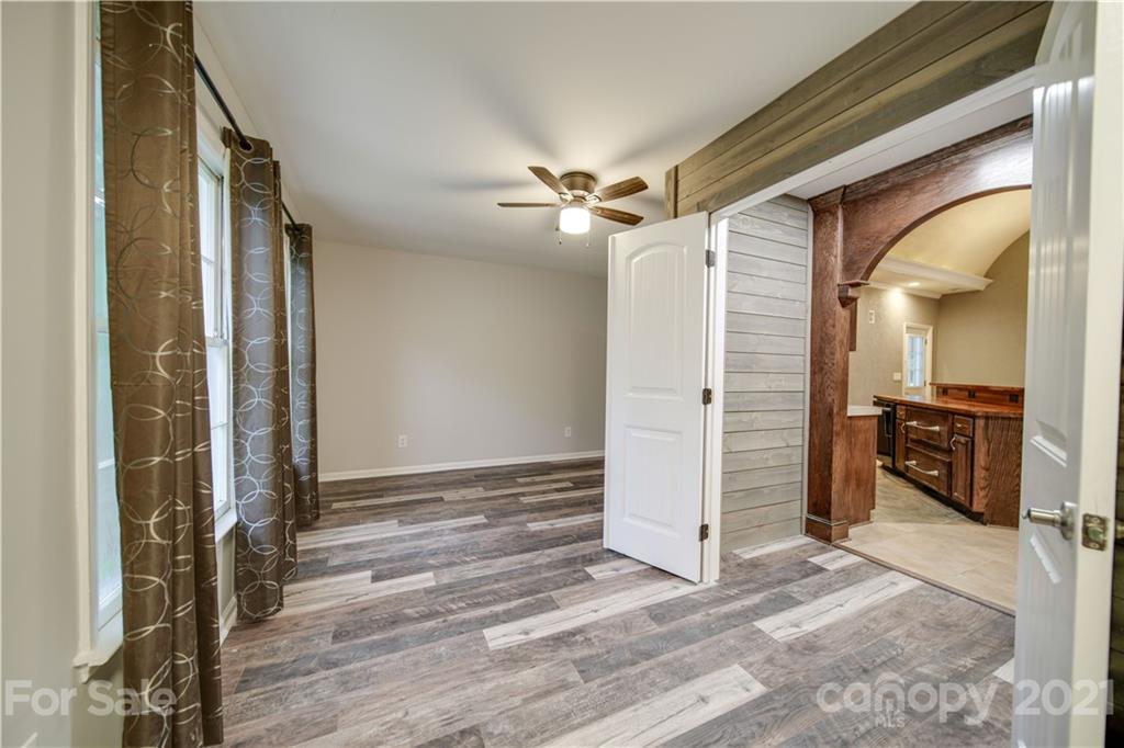 Property image 3 of 729 Forestbrook Drive in Forest Brook, Gastonia, NC 28056