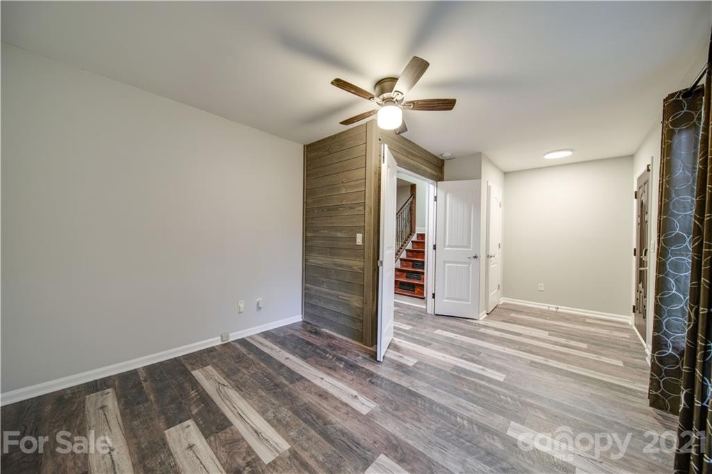 Property image 4 of 729 Forestbrook Drive in Forest Brook, Gastonia, NC 28056