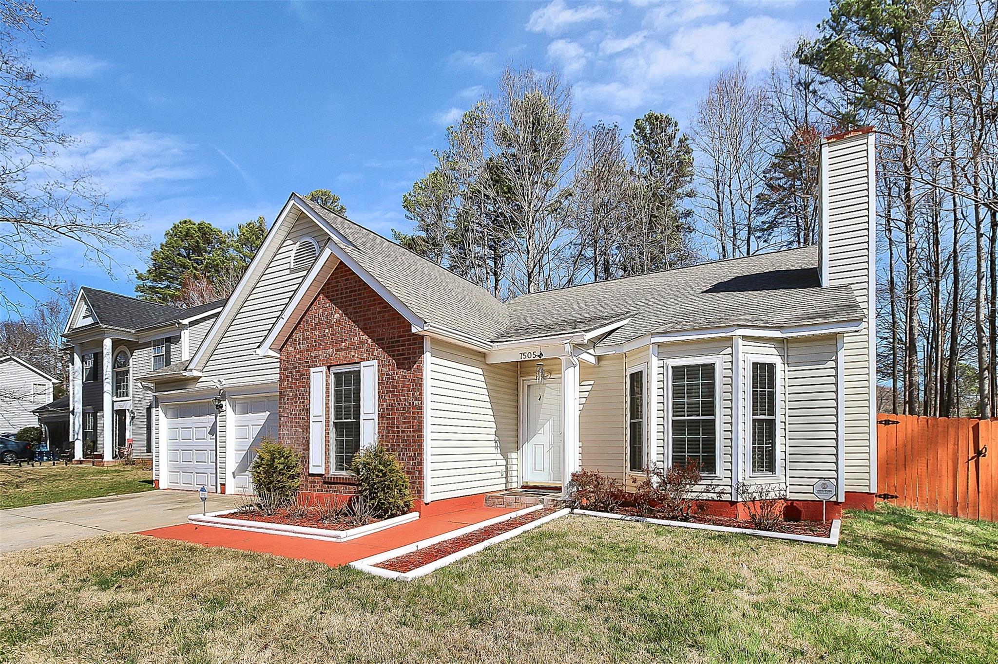 Property image 3 of 7505 Heronwood Lane in Pence Pond, Charlotte, NC 28227