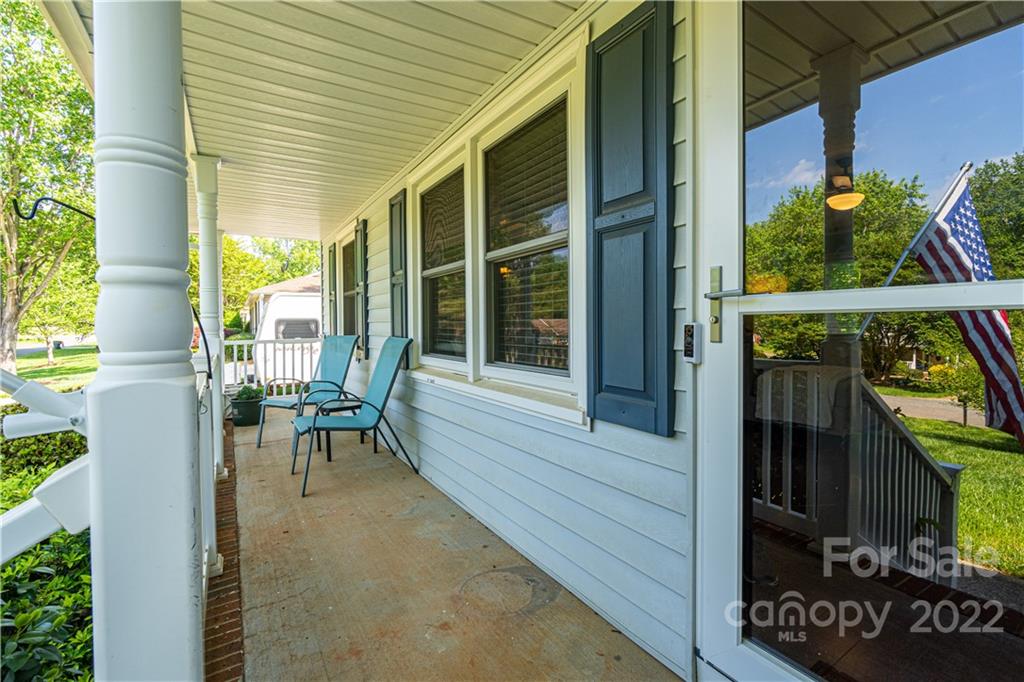 Property image 2 of 2632 Castlewood Drive in Castlewood, Gastonia, NC 28056