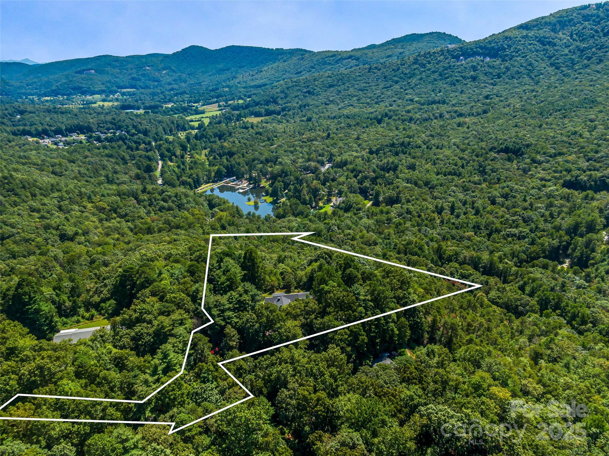 Property image 4 of 140 Matthew Drive in Jeter Mtn Terrace, Hendersonville, NC 28739