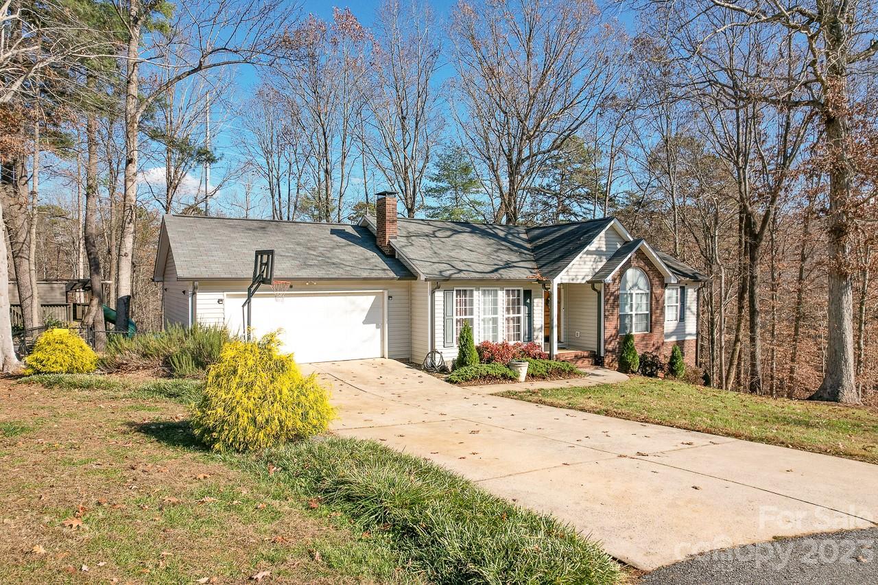 Property image 3 of 1611 9th Street Place in Providence Forest, Hickory, NC 28602