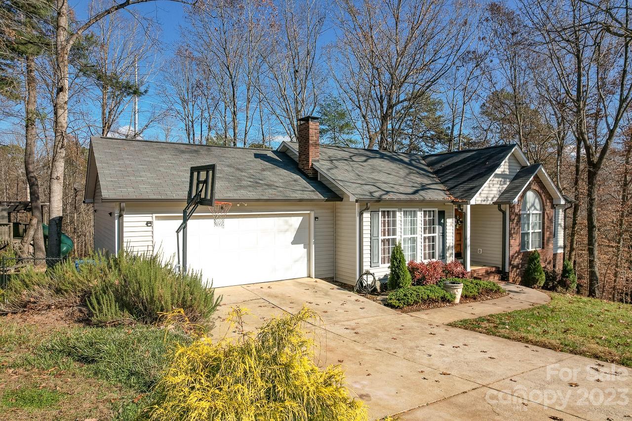 Property image 5 of 1611 9th Street Place in Providence Forest, Hickory, NC 28602