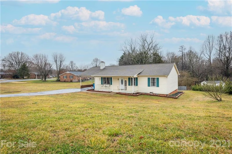 1654 Woodridge Circle
