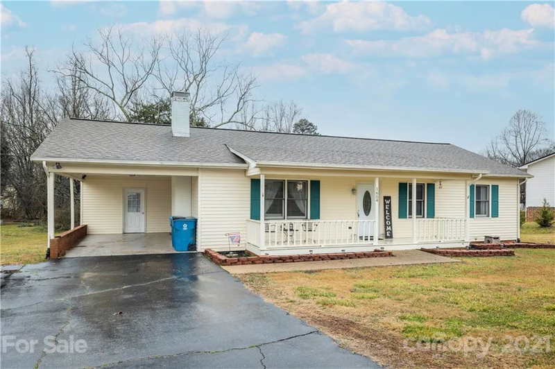 Property image 3 at 1654 Woodridge Circle, Hickory, NC 28602