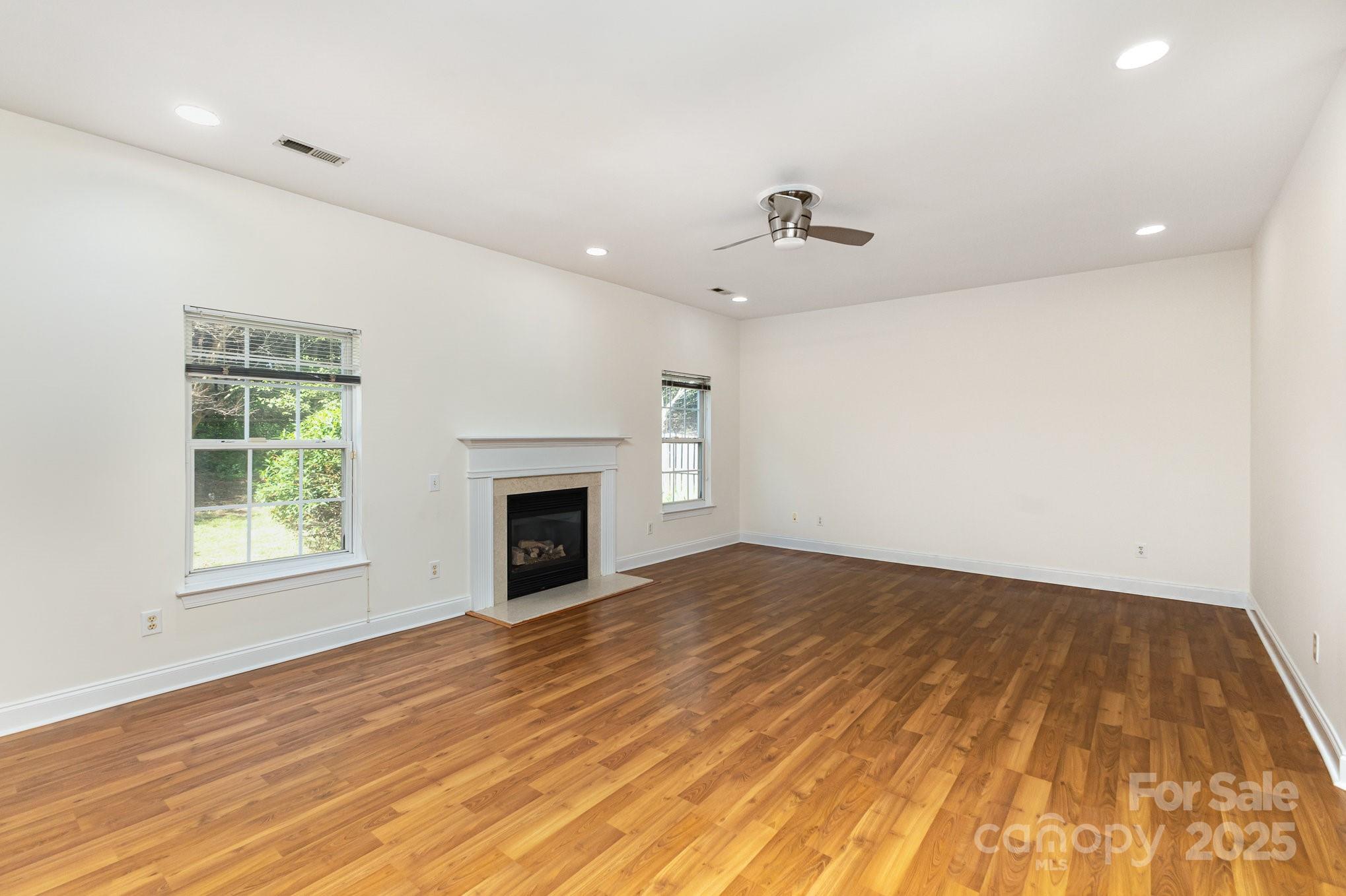 Property image 4 of 10429 Madison Park Drive in Madison Park, Charlotte, NC 28269