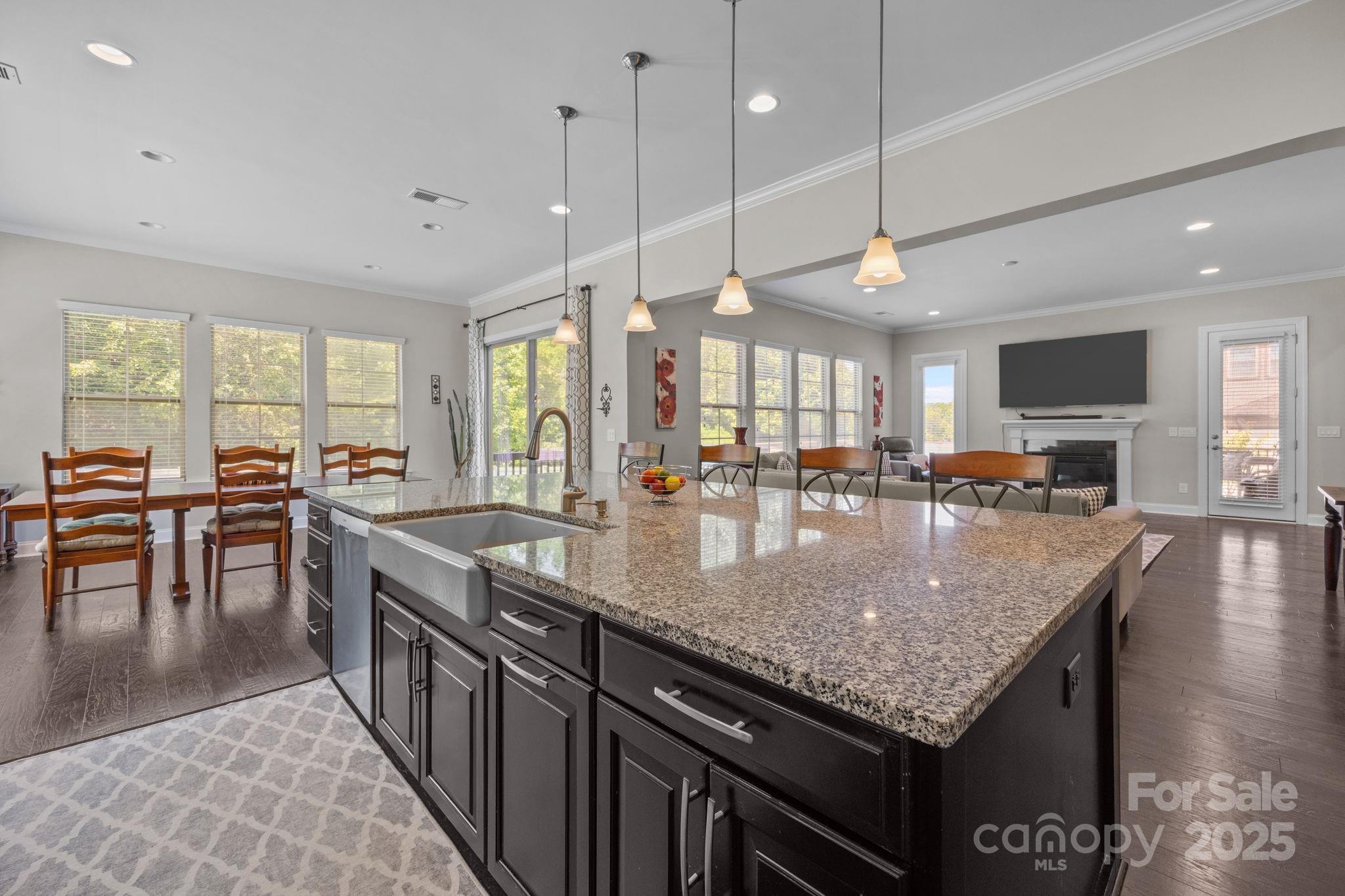 Property image 5 of 2420 Madeira Circle in Tuscany, Waxhaw, NC 28173