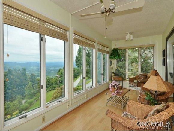 Property image 4 of 1404 Fleetwood Plaza in Fleetwood Plaza, Hendersonville, NC 28739