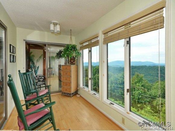 Property image 5 of 1404 Fleetwood Plaza in Fleetwood Plaza, Hendersonville, NC 28739