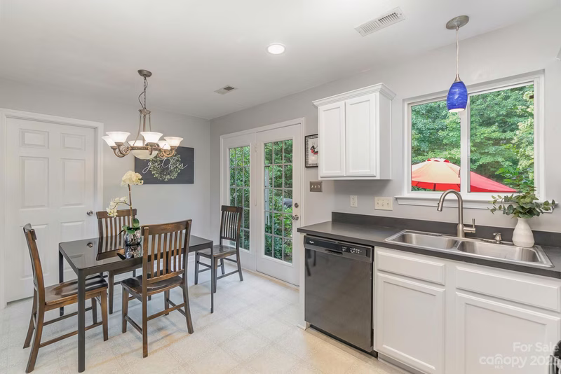 Property image 4 at 9815 Veronica Drive, Charlotte, NC 28215