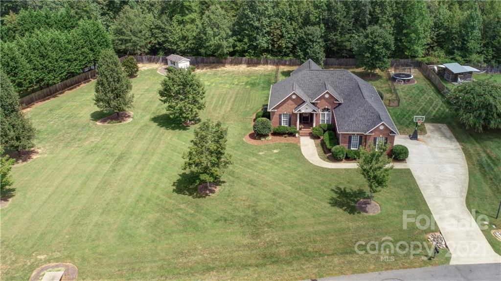 Property image 4 of 221 Ingonish Drive in KELTIC MEADOWS, Gastonia, NC 28056