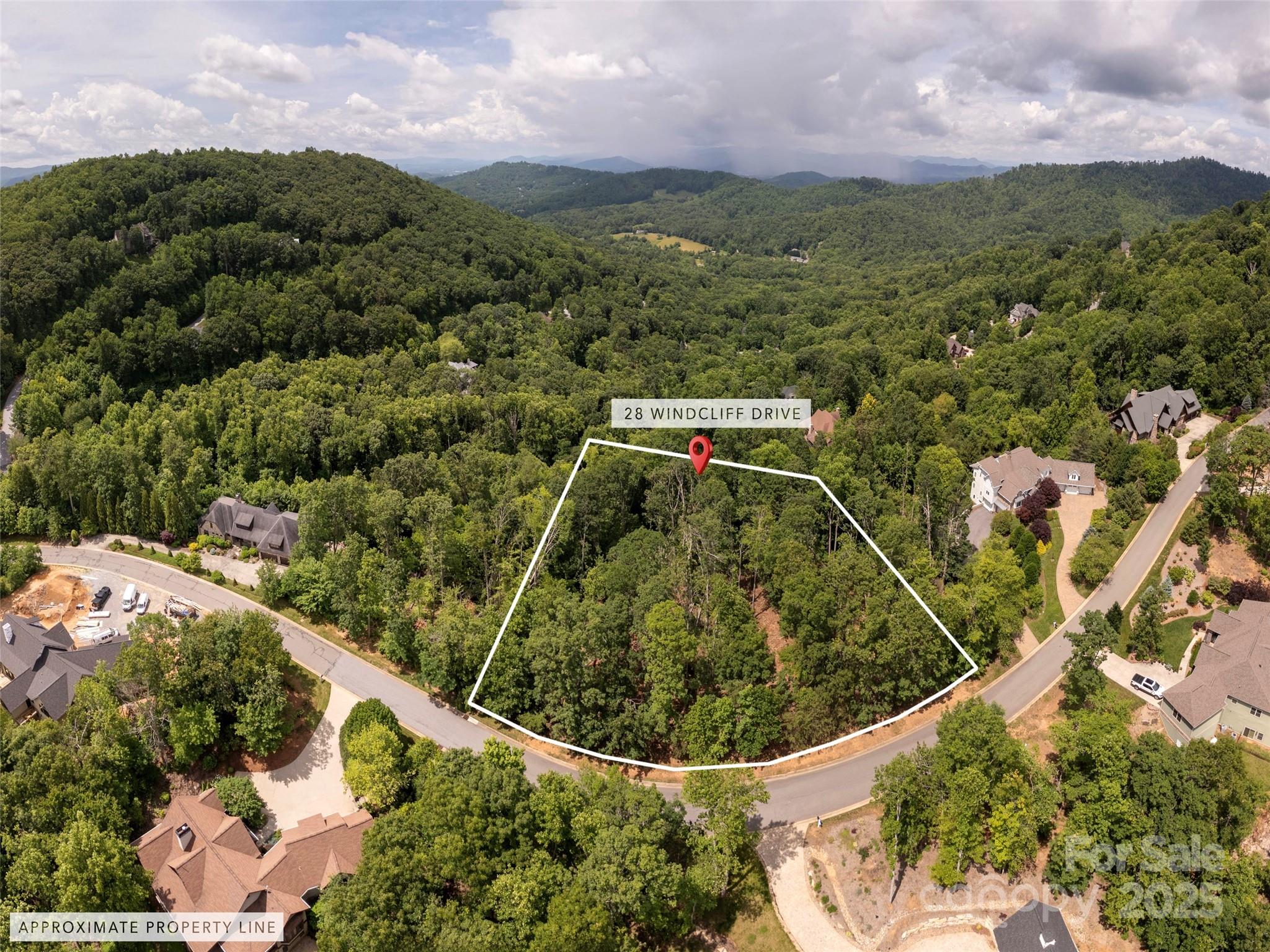 Property image 2 of 28 Windcliff Drive in Poplar Ridge, Asheville, NC 28803