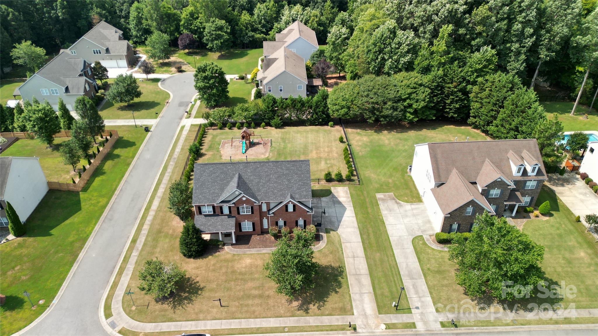 Property image 2 of 401 Palmerston Lane in Wesley Oaks, Waxhaw, NC 28173