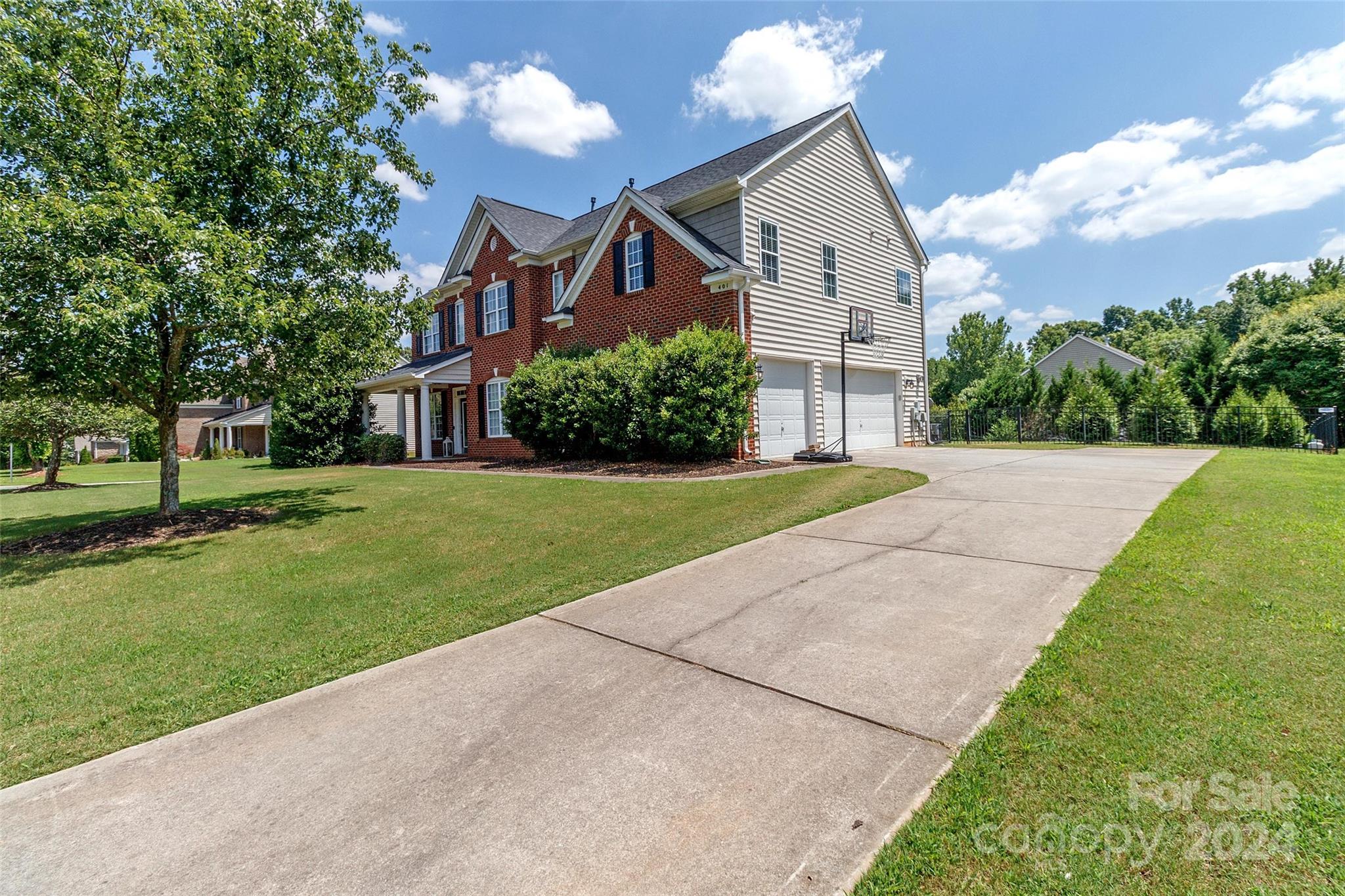 Property image 5 of 401 Palmerston Lane in Wesley Oaks, Waxhaw, NC 28173