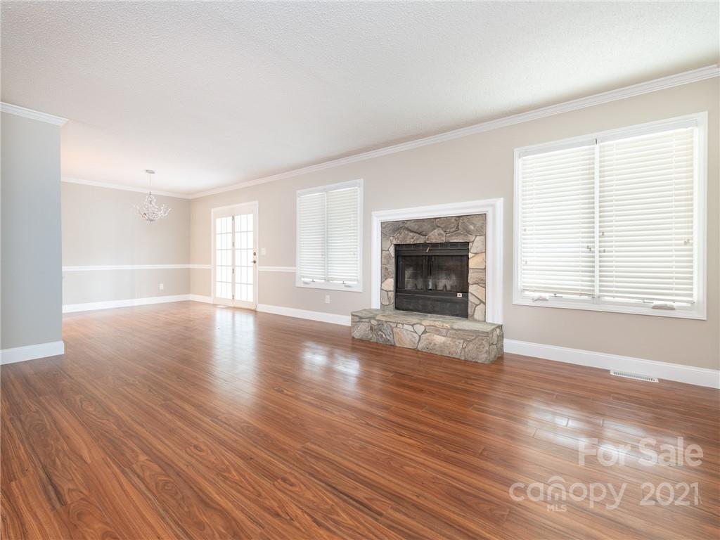 Property image 5 of 1040 Wexford Place in Ridgeview, Concord, NC 28027