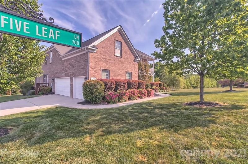 Property image 2 at 606 Five Leaf Lane, Waxhaw, NC 28137