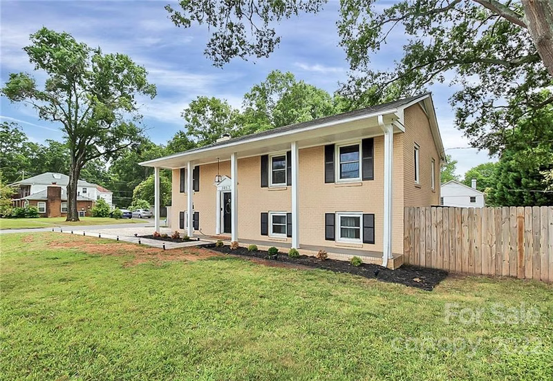 3052 Brookridge Lane